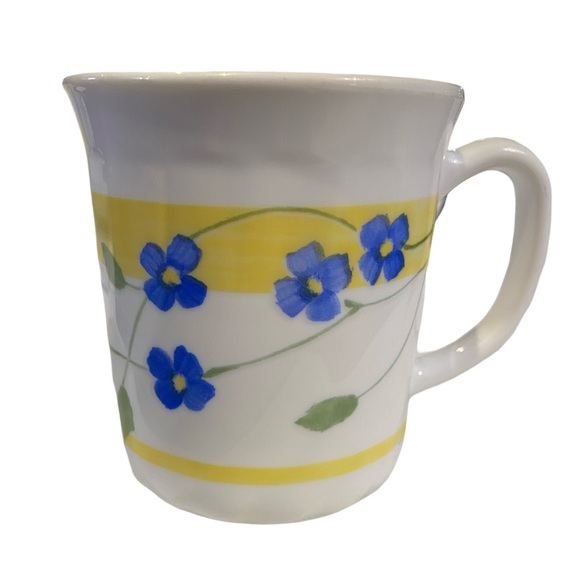 Vintage Arc Mugs Made in France Set of 4 White & Yellow with Blue Flowers - Picture 3 of 6